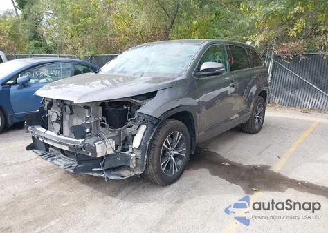 2018 Toyota Highlander Le Plus из США, поврежденный, VIN 5TDBZRFH0JS842495